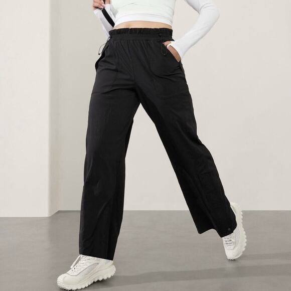 Athleta Trekkie Black High Rise Parachute Pant Size 6 - Picture 1 of 9